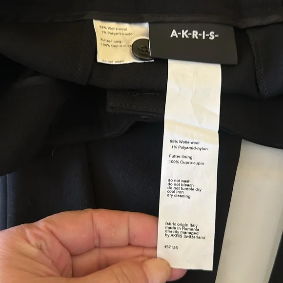 Akris Black Tailored Dress Pants With a Side Box Pleat Women's Size 12
